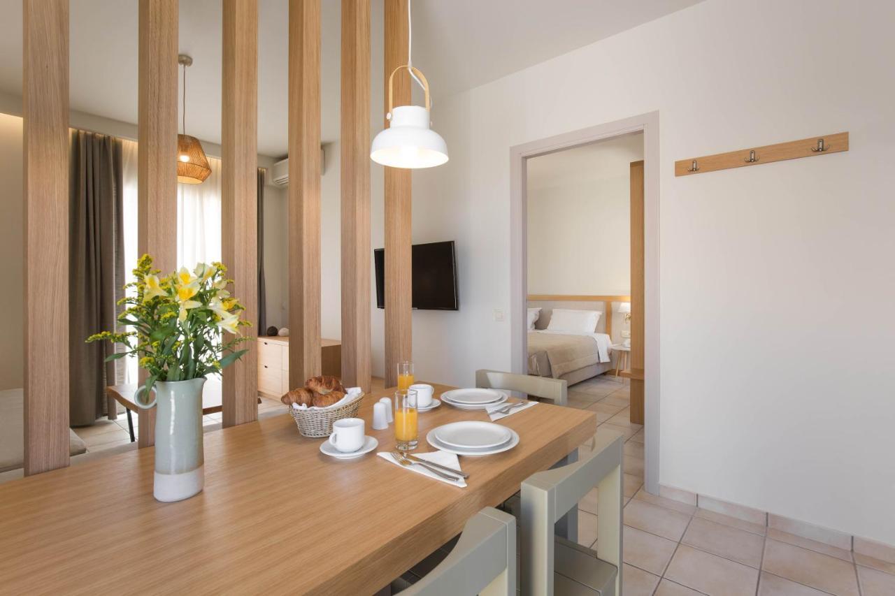 Triton Apartments Kato Daratso Luaran gambar