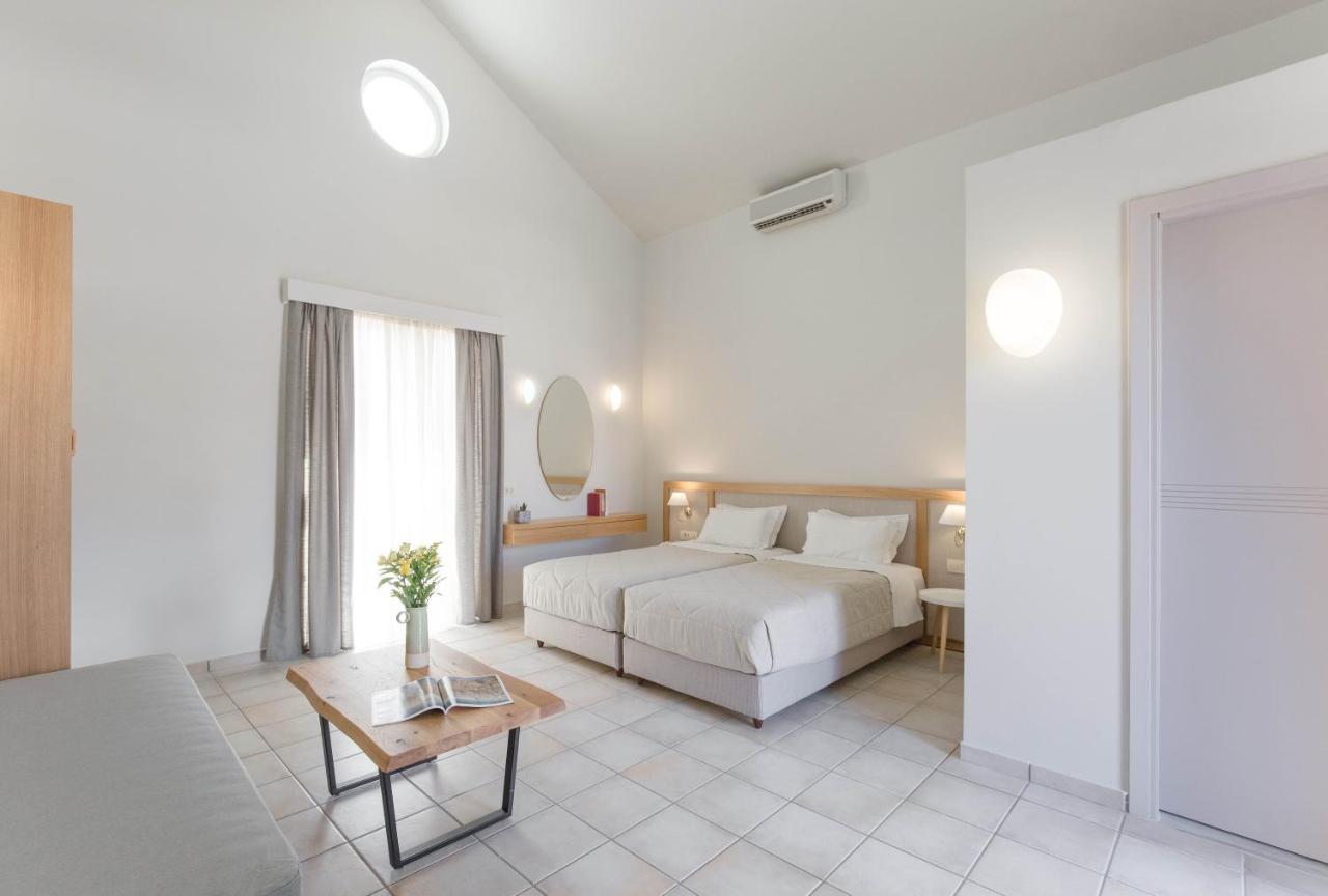 Triton Apartments Kato Daratso Luaran gambar