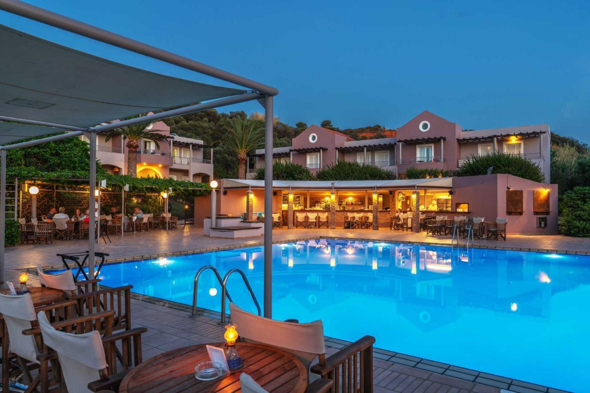 Triton Apartments Kato Daratso Luaran gambar